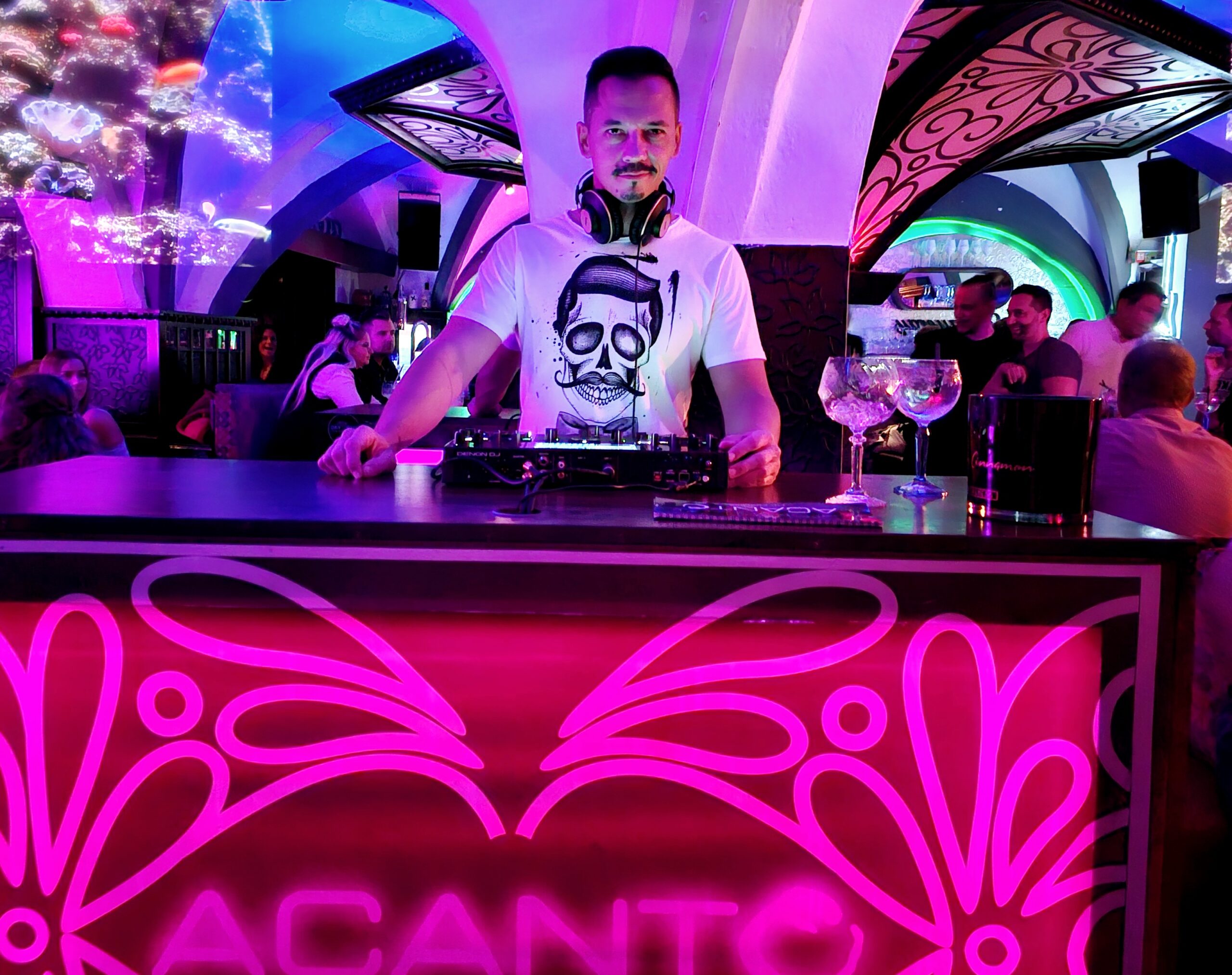 CH-House-DJ DJ Salvator House DJ